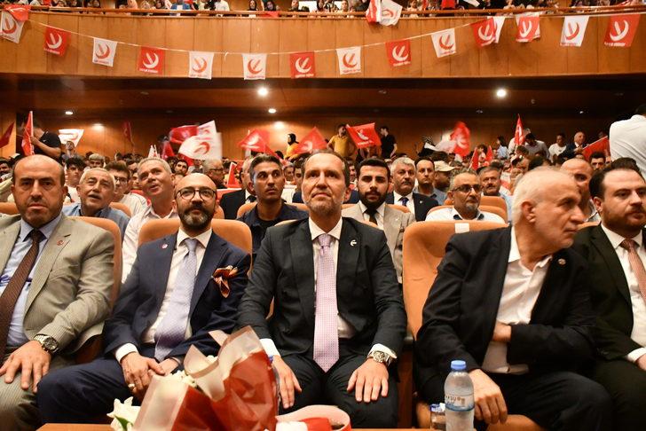 Yeniden Refah Partisi Genel Başkanı Erbakan, Kahramanmaraş'ta partisinin il kongresine katıldı G2