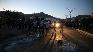 GÜNCELLEME 2 - Mardin'de kaza yapan araçlara müdahale edenlere tır çarptı, 16 kişi öldü, 29 kişi yaralandı