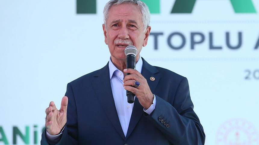 Bülent Arınç'tan dikkat çeken ifadeler! Sahneden Cumhurbaşkanı Erdoğan'a 'destek' çağrısı