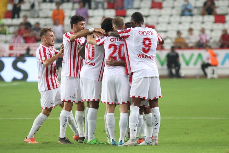 SON DAKİKA: Antalyaspor Trabzonspor'u 5-2 mağlup etti! 7 gollü maçta kazanan Antalyaspor G2