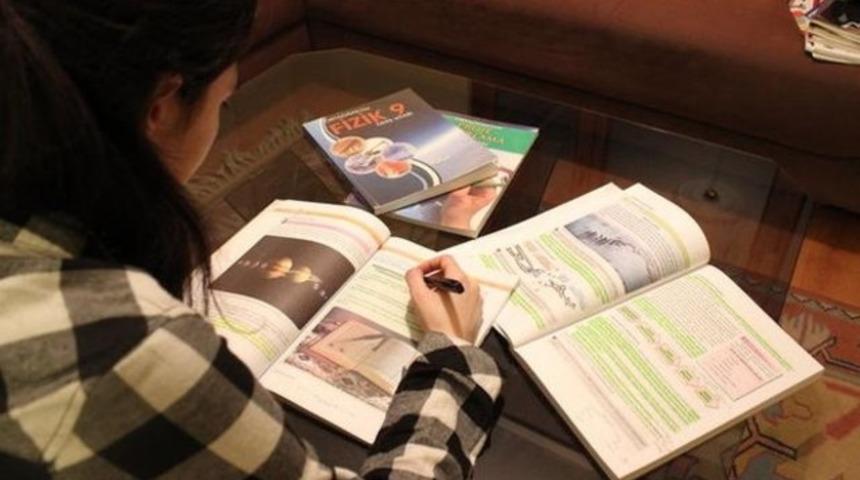 Lise ders kitaplarında &ouml;nemli hatalar