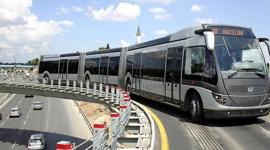 Metrob&uuml;s sapığı taciz edip g&ouml;r&uuml;nt&uuml;leri sosyal medyadan yayınlıyor