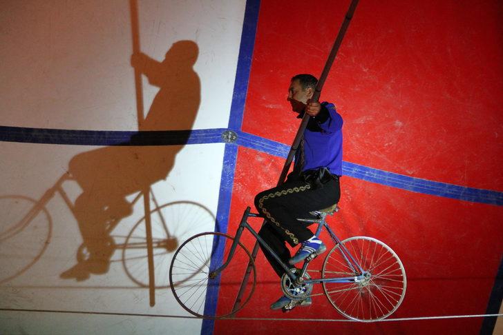 Kayseri'de çocuklar akrobasi sirki ile eğlendi G2