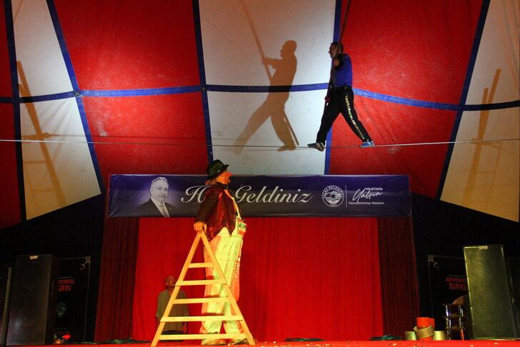 Kayseri'de çocuklar akrobasi sirki ile eğlendi G3