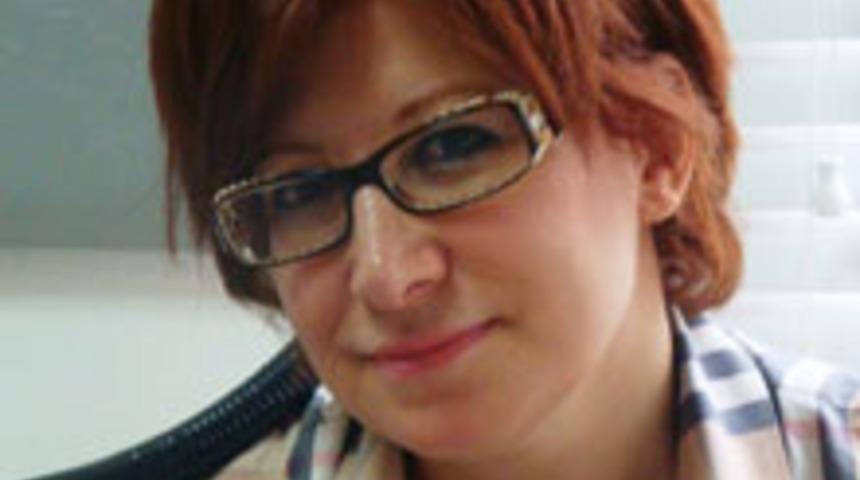 Altın İğnelerle Gelen Gen&ccedil;lik