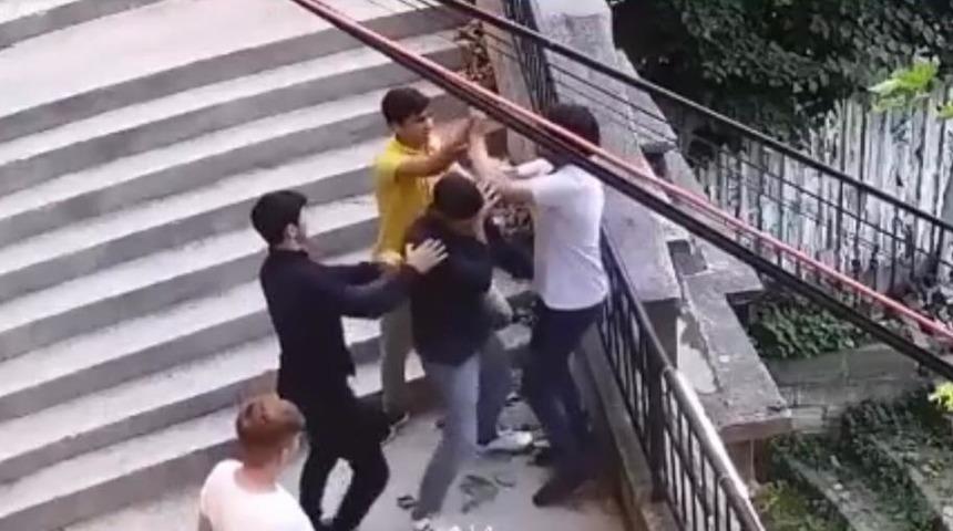 'Polisiz' dediler, dehşeti yaşattılar! Korku dolu anlar kamerada