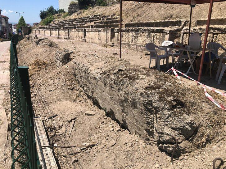 Bolu'daki "antik stadion" kazısında Osmanlı döneminden hamam kalıntısı bulundu G2