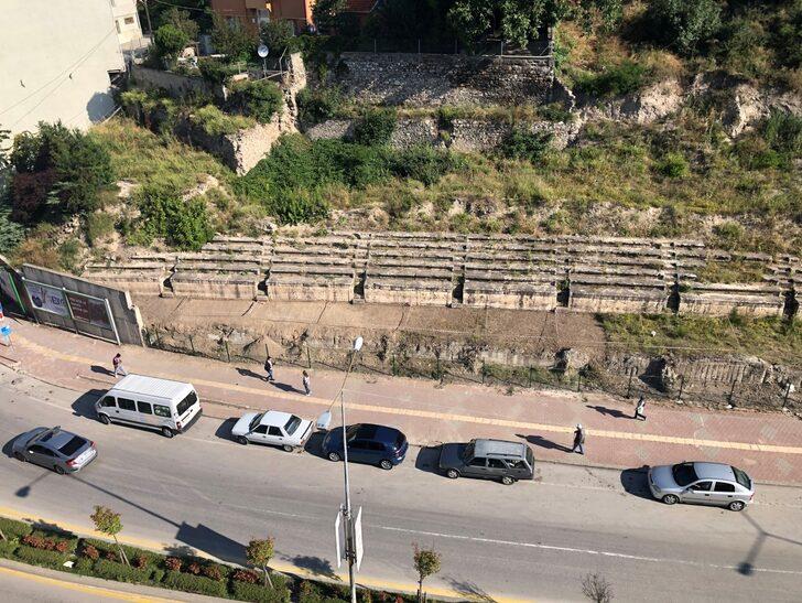 Bolu'daki "antik stadion" kazısında Osmanlı döneminden hamam kalıntısı bulundu G4