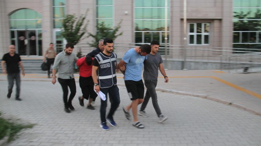 Konya'da otomobil hırsızlığı iddiasıyla yakalanan 2 kişi tutuklandı