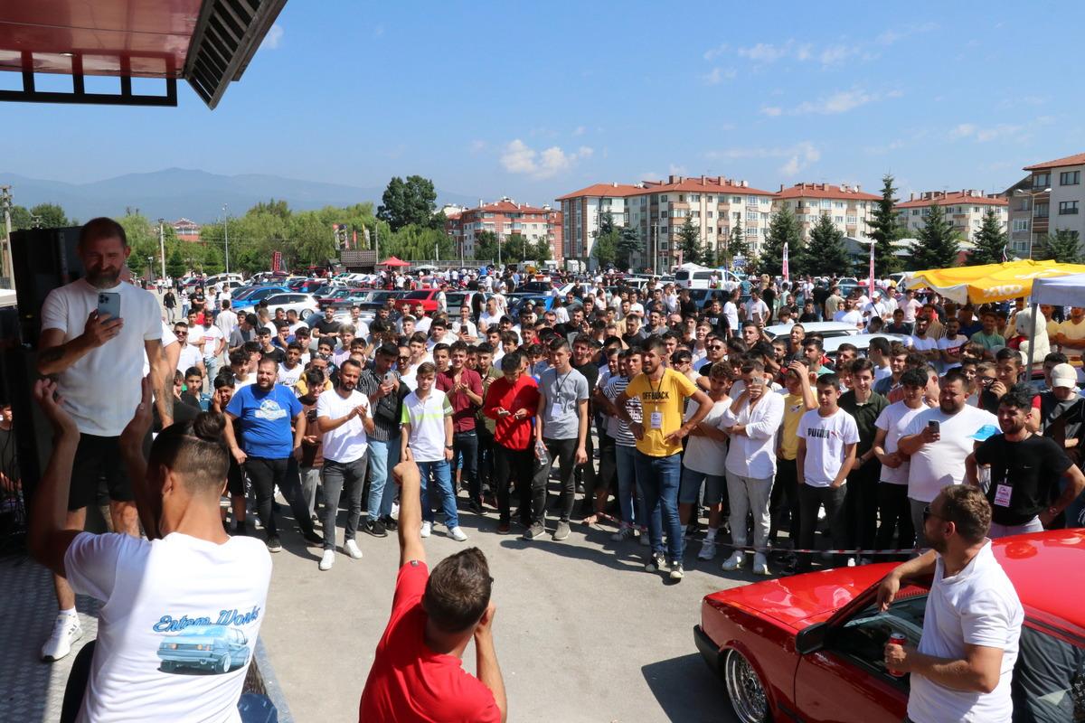 Modifiye ara&ccedil; tutkunları Bolu'da buluştu