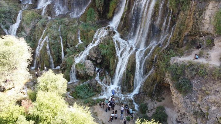 Erzincan’daki Girlevik Şelalesi yerli ve yabancı turistleri ağırlıyor G3