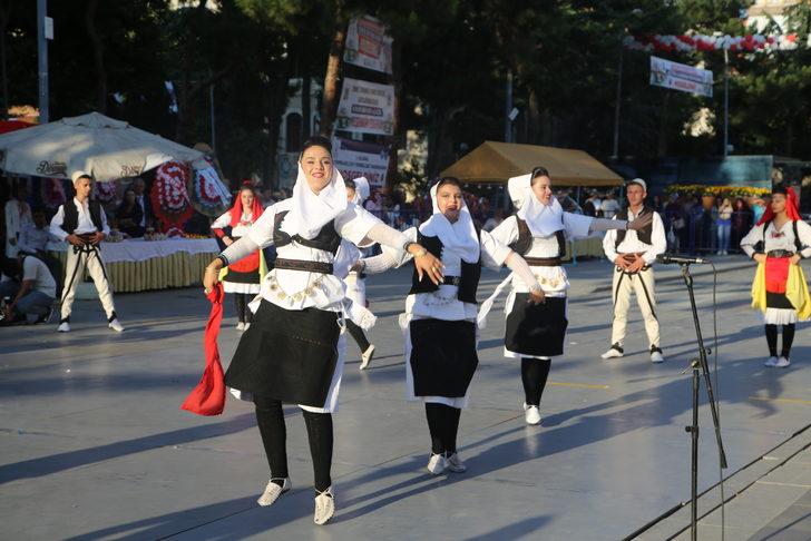 Sarımsak festivalinde ülkeler kültürlerini danslarla tanıttı G2
