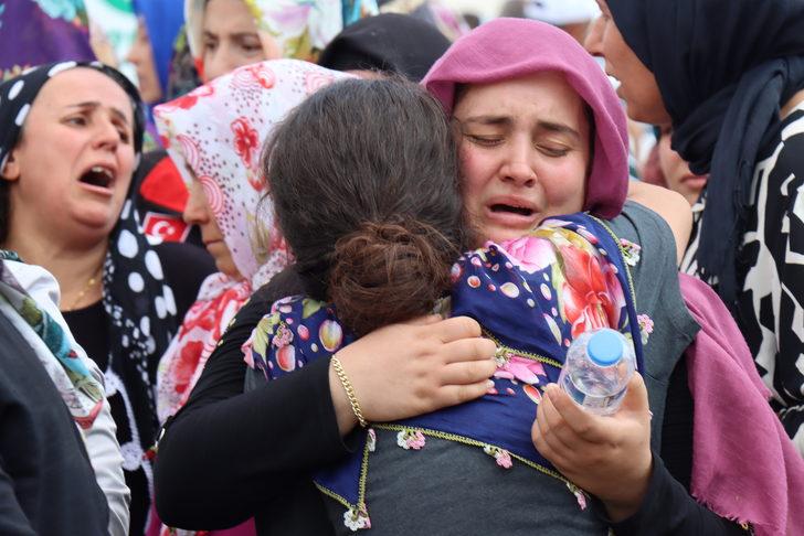 Gaziantep'teki trafik kazasında hayatlarını kaybeden gazeteciler son yolculuklarına uğurlandı G2