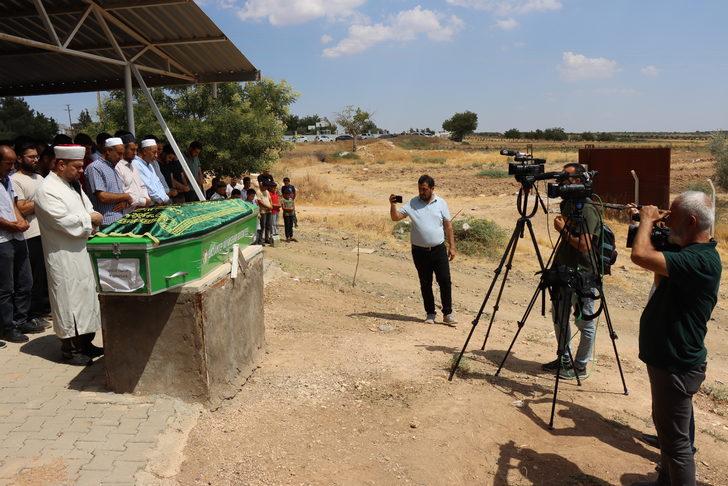 Gaziantep'teki trafik kazasında hayatlarını kaybeden gazeteciler son yolculuklarına uğurlandı G5