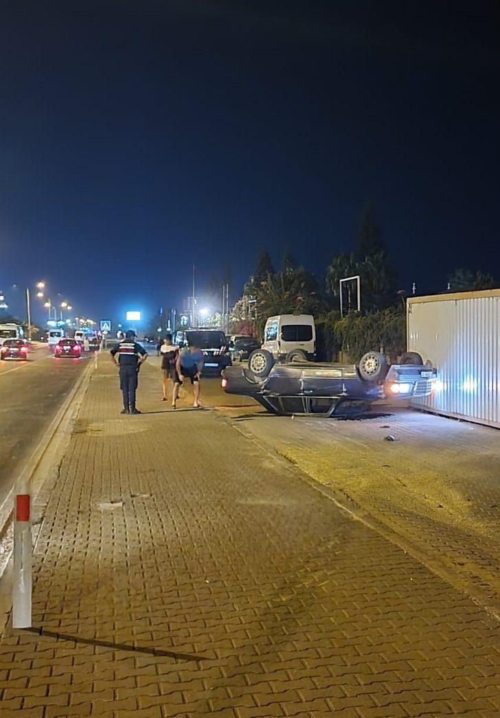 Alanya'da ambulans ile otomobilin çarpıştığı kazada 3 kişi yaralandı G3