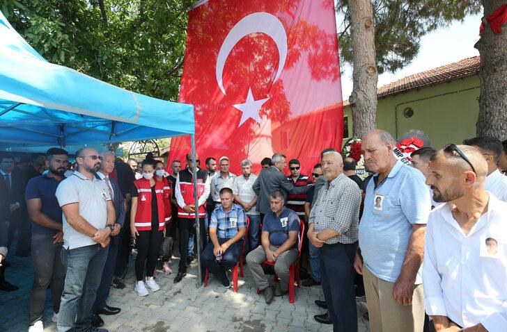Mardin'deki trafik kazasında şehit olan polis Yahya Ergin Çanakkale'de toprağa verildi G5