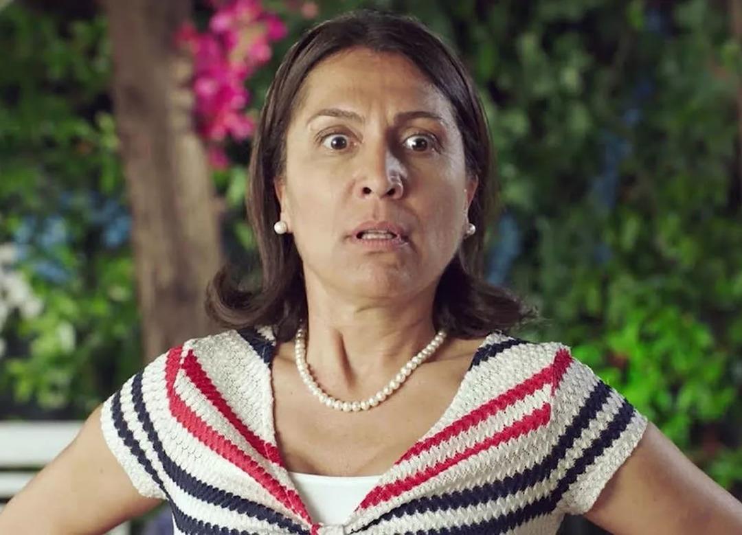 52 yaşındaki Asuman Dabak fit v&uuml;cudu ile nefes kesti! Mankenlere taş &ccedil;ıkardı