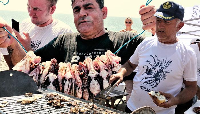 Yer: Antalya! Deniz ekosistemine zarar veren zehirli balığı ızgara yaptılar