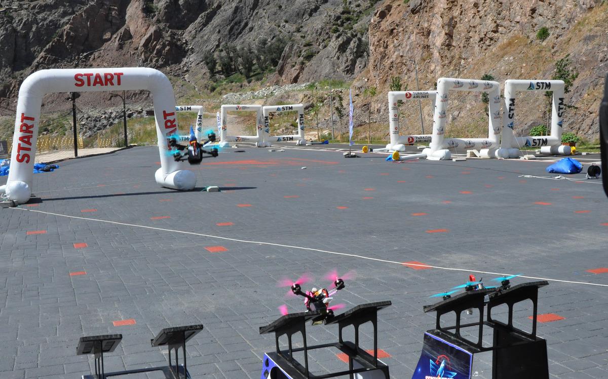 T&uuml;rkiye Drone Şampiyonası'nın &uuml;&ccedil;&uuml;nc&uuml; etabı Artvin'de tamamlandı