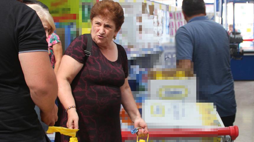 Akın akın Artvin'e geliyorlar! Özellikle sıvı yağ ve toz şekere talep çok: "Karınca ticareti yapıyorlar" 