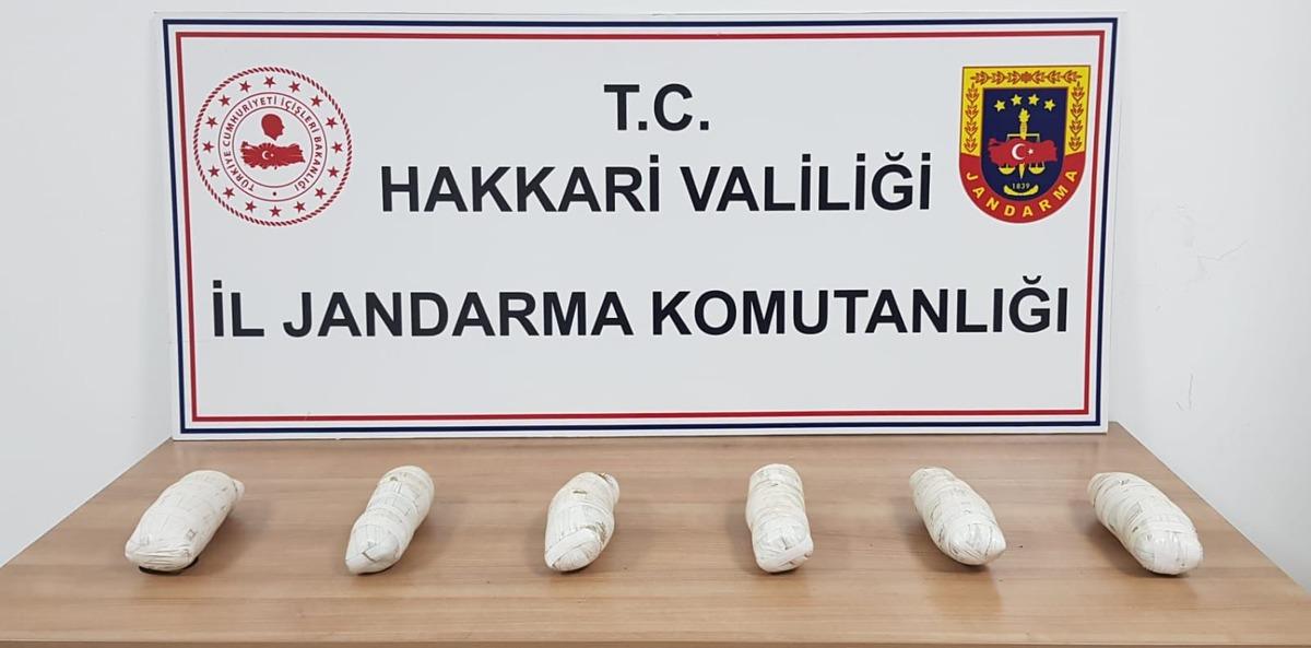 Hakkari'de 38 kilo 380 gram uyuşturucu ele ge&ccedil;irildi