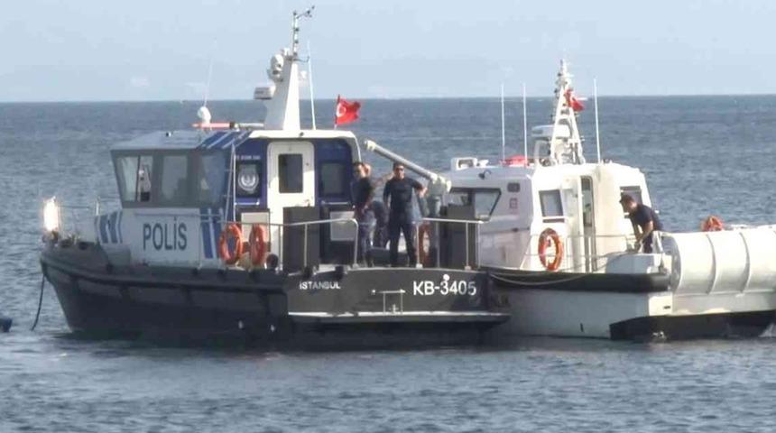 Yüzmeye gelen vatandaşlar fark etti: Denizde el bombası paniği! SAS ekipleri bölgeye sevk edildi