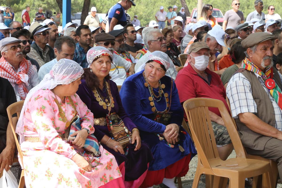 Muğla'da "13. Uluslararası Y&ouml;r&uuml;k T&uuml;rkmen K&uuml;lt&uuml;r Şenliği" d&uuml;zenlendi
