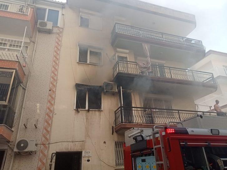 İzmir'de çıkan ev yangınında vücudunda yanıklar oluşan kadın tedavi altına alındı G1
