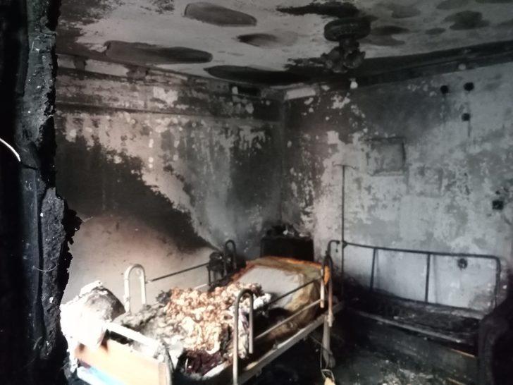 İzmir'de çıkan ev yangınında vücudunda yanıklar oluşan kadın tedavi altına alındı G3