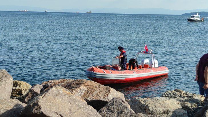 Kartal sahilinde denizde el bombası bulundu G3