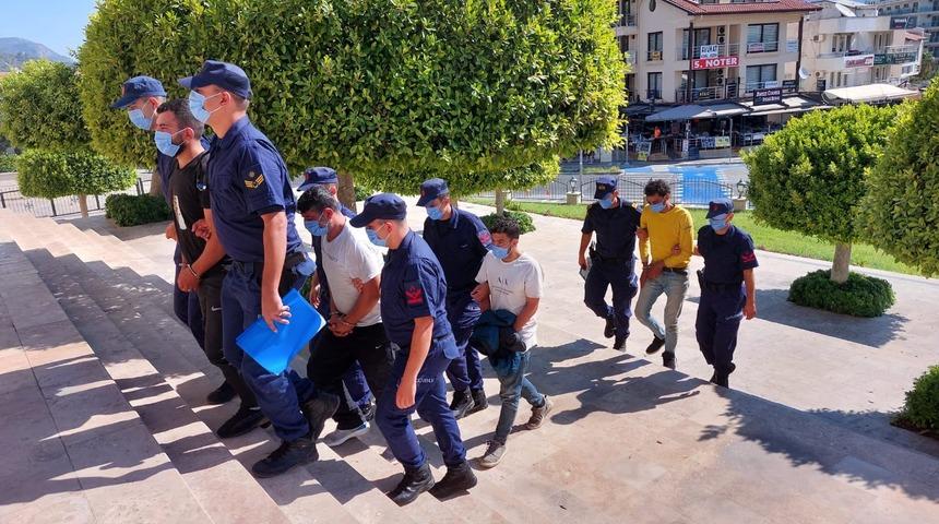 Muğla'da göçmen kaçakçılığı operasyonunda yakalanan 4 zanlı tutuklandı
