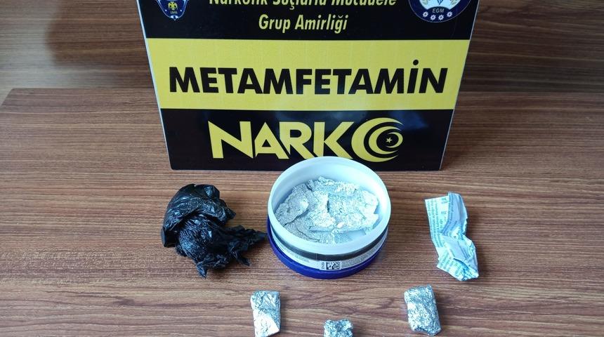 Manisa'da uyuşturucu madde ile yakalanan yabancı uyruklu kadın tutuklandı