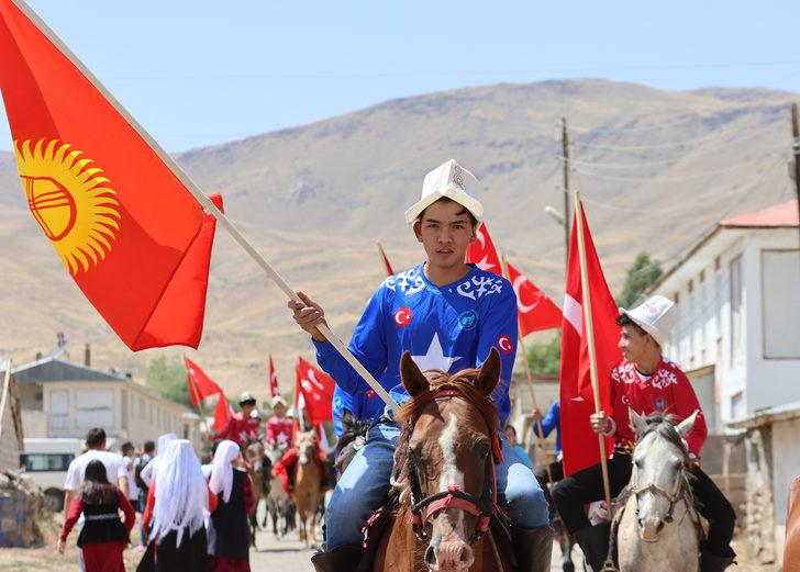 Van'da yaşayan Kırgız Türkleri "40. Yıl Kültür Şenliği" düzenledi G2