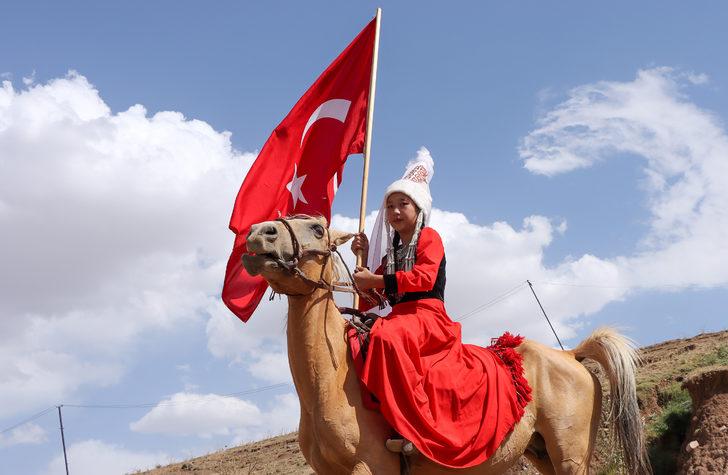 Van'da yaşayan Kırgız Türkleri "40. Yıl Kültür Şenliği" düzenledi G3