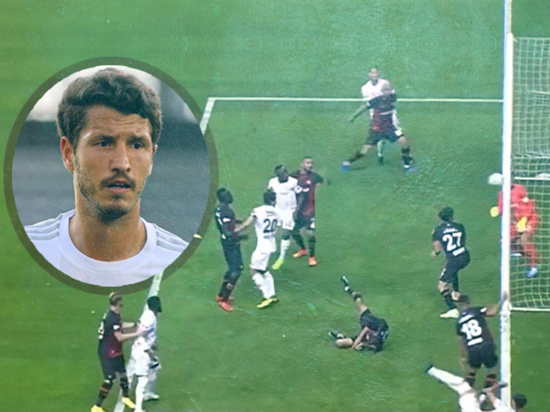Son dakika: Beşiktaş - Karag&uuml;mr&uuml;k ma&ccedil;ına damga vuran pozisyonlar! Wout Weghorst, Jackson Muleka ve Salih U&ccedil;an'ın 21 dakikada &ccedil;ektiği 3 şut direkten d&ouml;nd&uuml;...