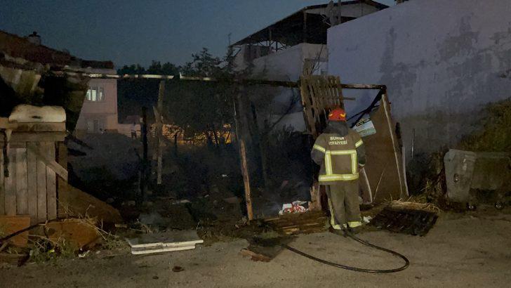 Bursa'da evlerin arasındaki barakada çıkan yangın söndürüldü G2