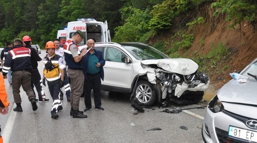 Bolu'da trafik kazası: 5 yaralı