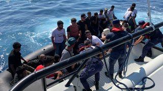 Muğla açıklarında 93 düzensiz göçmen kurtarıldı