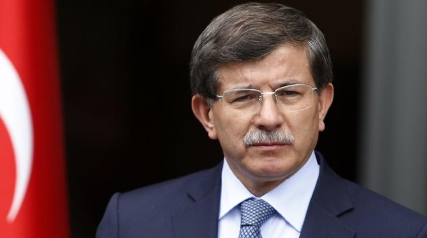 Davutoğlu'nun ilk işi 'değiştirmek' oldu