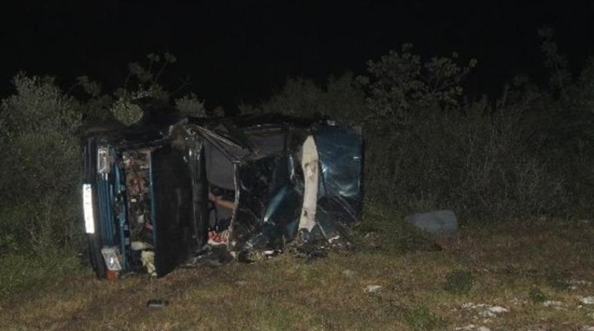 Otomobil şarampole yuvarlandı: 1 ölü, 2 yaralı