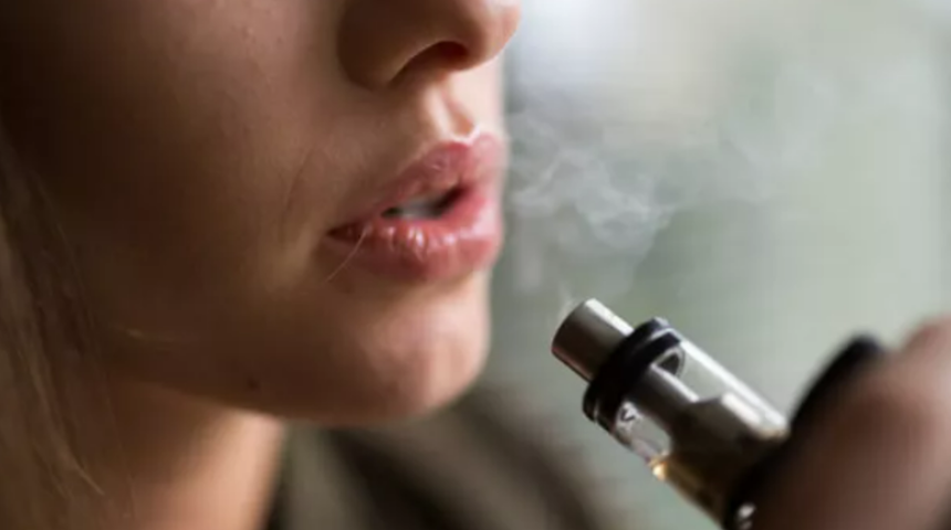 Çok kullanılmaya başlandı: Zararları saymakla bitmiyor! Elektronik sigara zararlı mıdır?