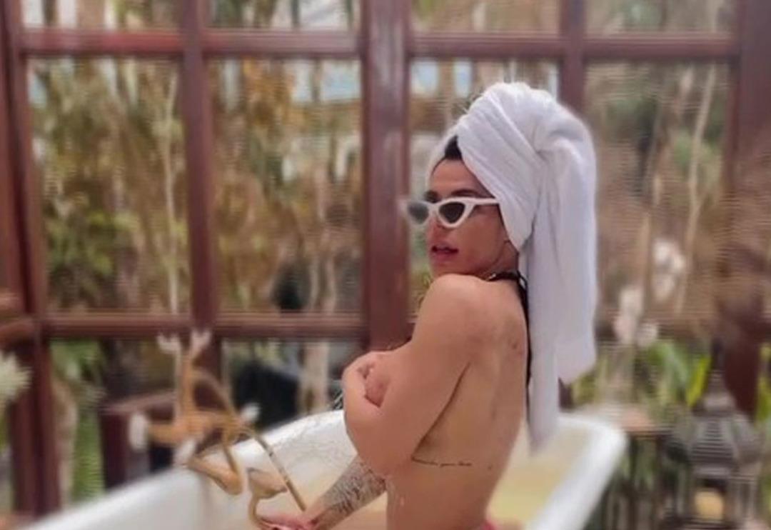 Suzy Cortez ge&ccedil;tiğimiz g&uuml;nlerde Shakira'nın ayrıldğı eşi Pique'yi ifşa etmişti! K&uuml;vette &ccedil;ıplak paylaşımıyla olay oldu