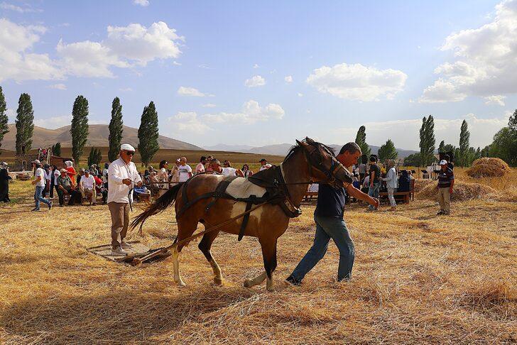 Bayburt'ta "Hasattan Harmana" konserleri yapıldı G1
