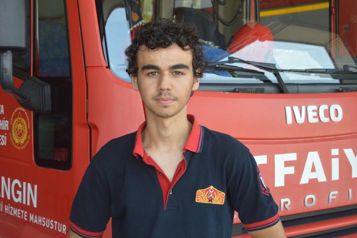 Sakarya'da itfaiyeci adayları zorlu eğitimden ge&ccedil;iriliyor