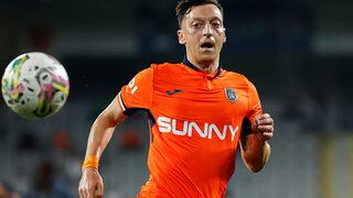 Özil'in sosyal medya paylaşımı gündem oldu! Cumhurbaşkanı Erdoğan imzalı kol saati dikkatlerden kaçmadı 