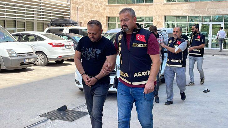 Antalya'da evdeki kasadan para ve ziynet eşyası çalan 5 kişi yakalandı G2