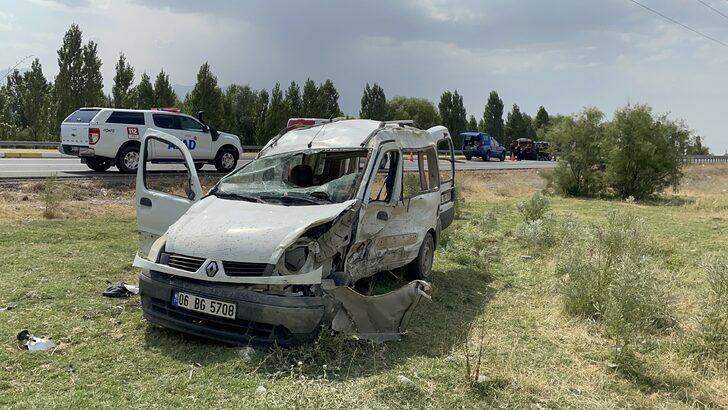 Erzincan'da hafif ticari araç ile cip çarpıştı, 7 kişi yaralandı G3