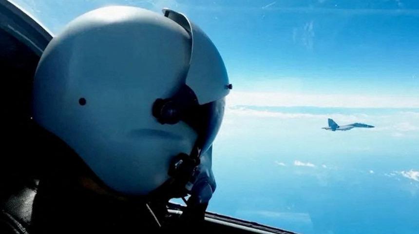 Tayvan ve Çin arasındaki tansiyon düşmüyor! 'Orta çizgi'yi geçtiler