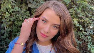 Seversin dizisinin Asya'sı İlayda Alişan derin göğüs dekolteli paylaşımıyla büyüledi! Bu ne güzellik