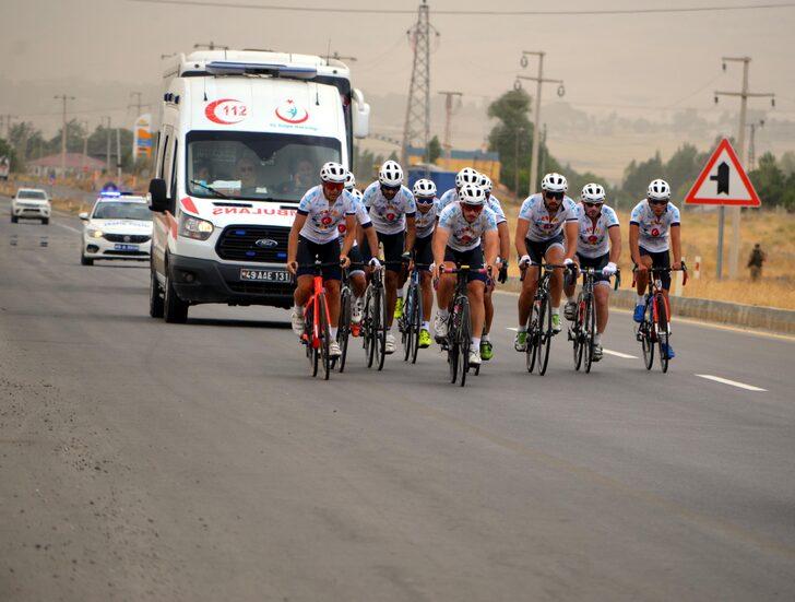 Malazgirt Zaferi için Kocaeli'den Muş'a kadar pedal çevirdiler G2